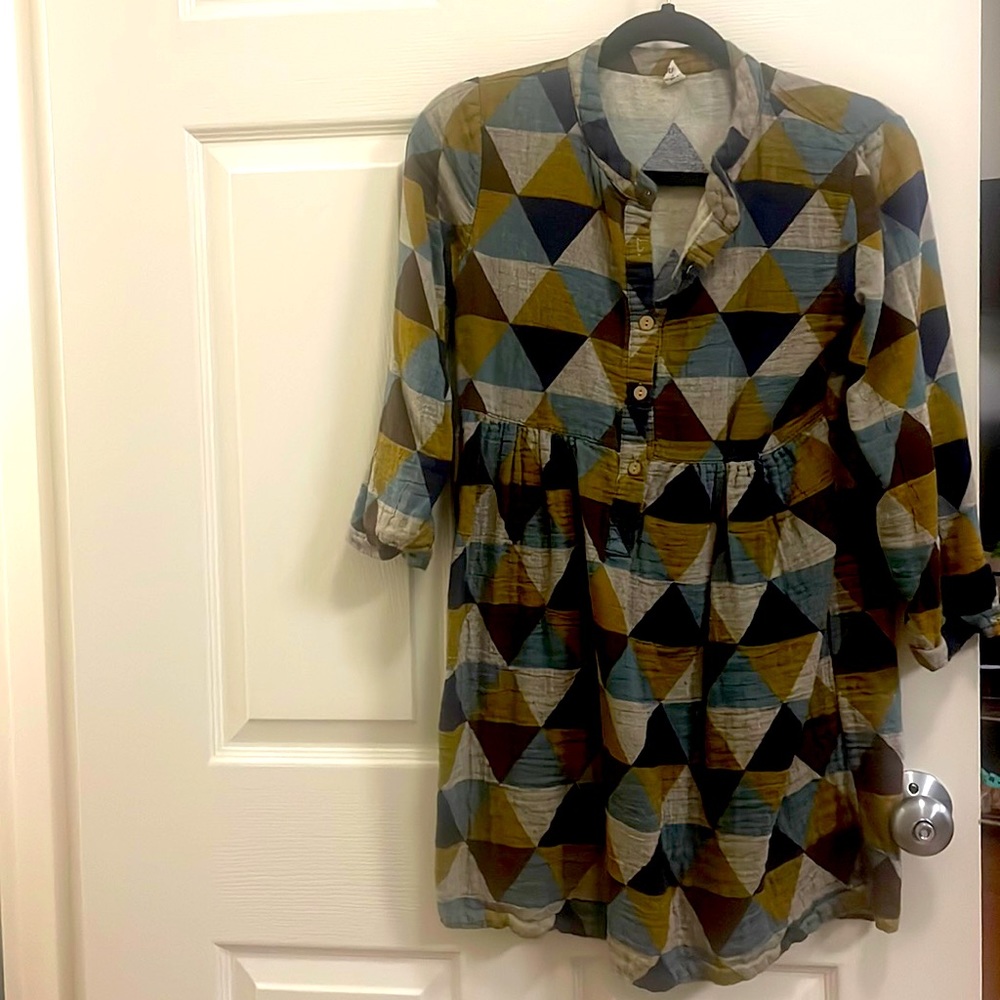 Cute summer dress with geometric pattern
